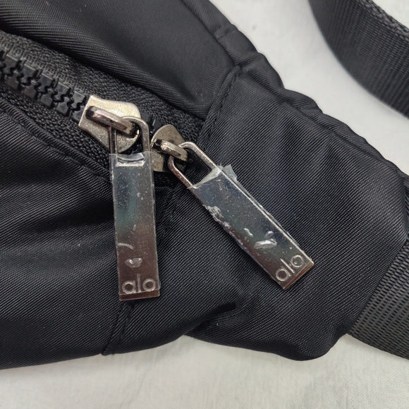 ALO Yoga Explorer Convertible Pack | 3L Nylon Waist Bag - Picture 6 of 6